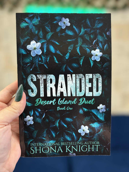 Desert Island Duet Series Bundle (Stranded & Hunted) - Shona Knight